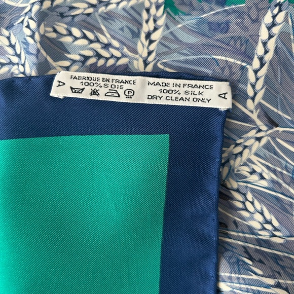 Hermes Green and Blue Scarf with Rabbit Design - Picture 5 of 9